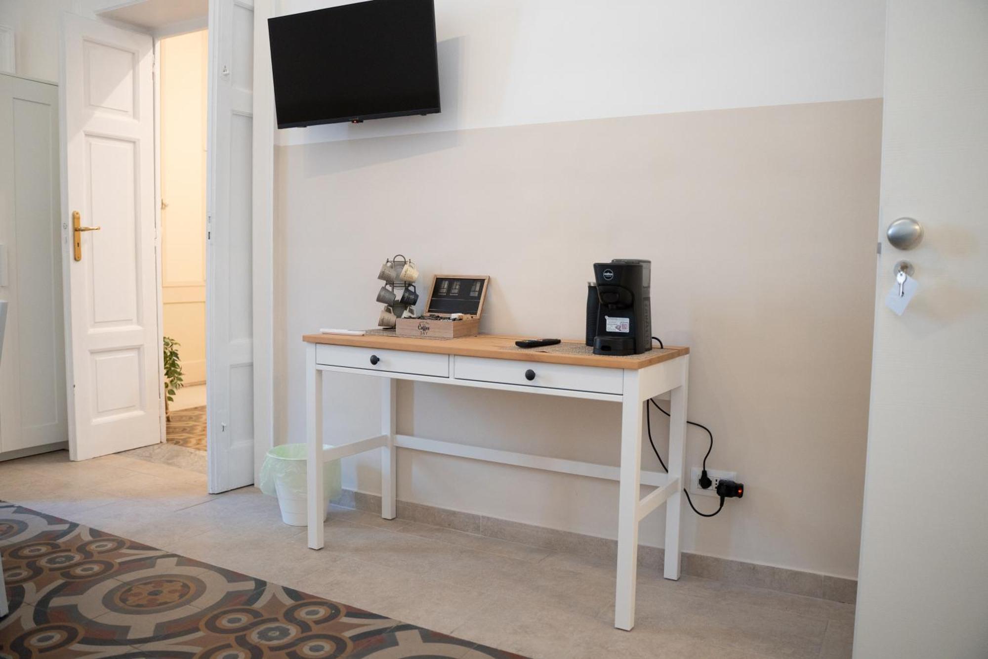 Principe Amedeo 93 Bed & Breakfast Bari Exterior photo