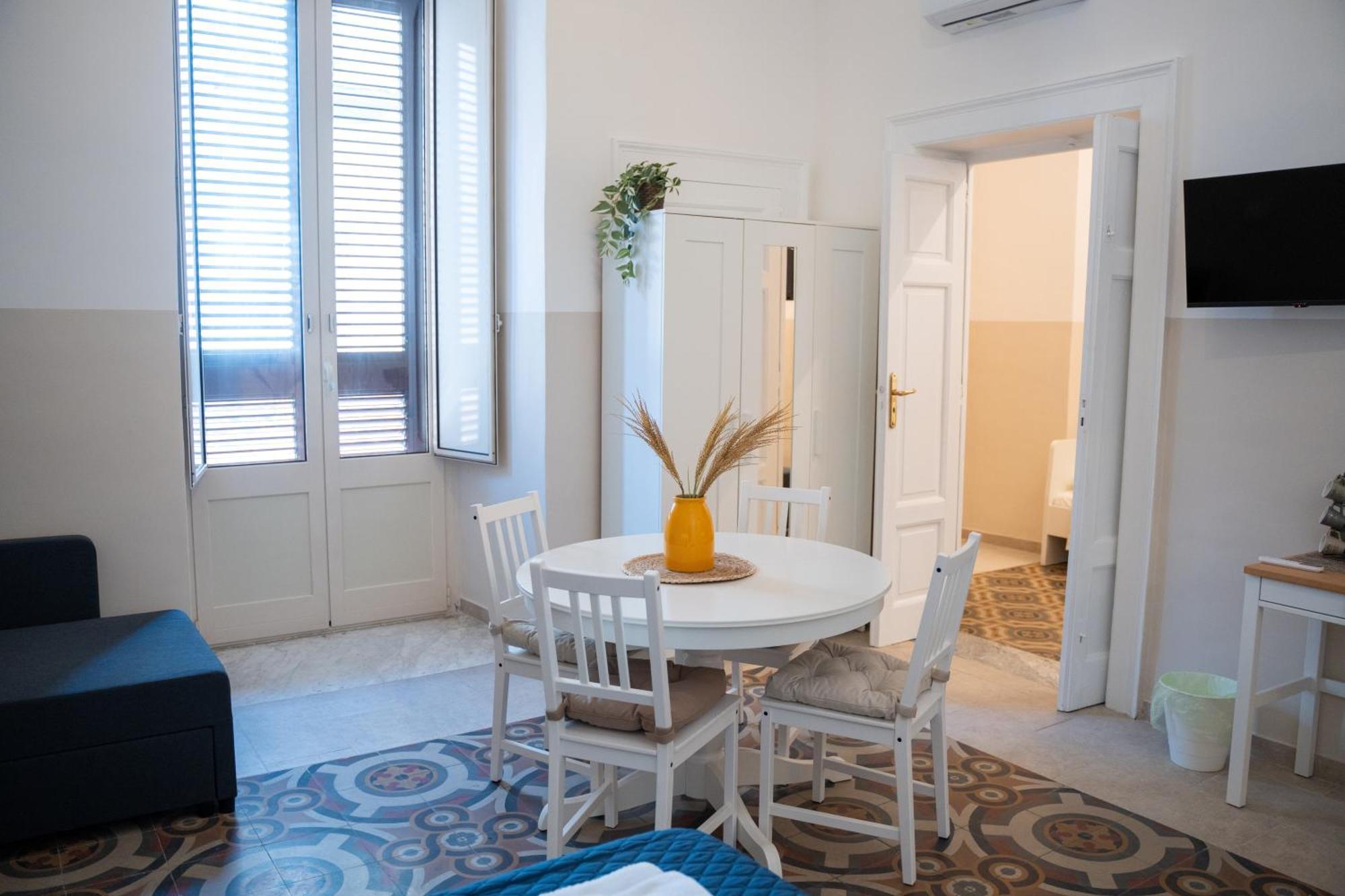 Principe Amedeo 93 Bed & Breakfast Bari Exterior photo